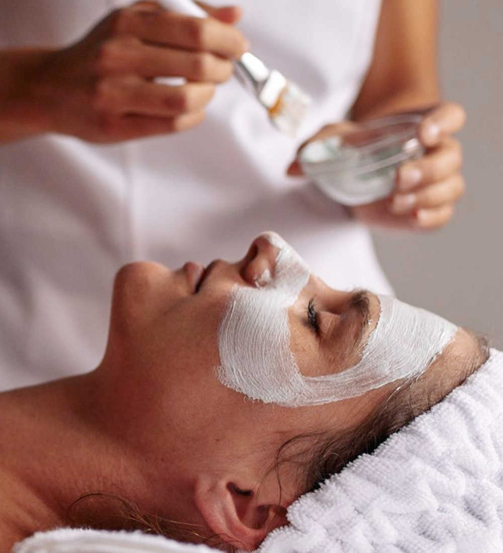 masaj facial cu masca botox la salonul masaj president baile felix